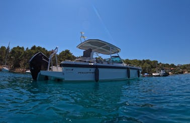 Axopar 28 Open Boat with 1 cabin, Toilet for Rent in Trogir, Split