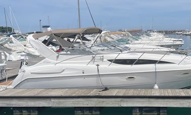 Barco a motor Bayliner de 33 pés para alugar em Chicago