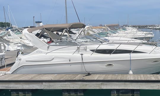 33' Bayliner Powerboat for Charter in Chicago