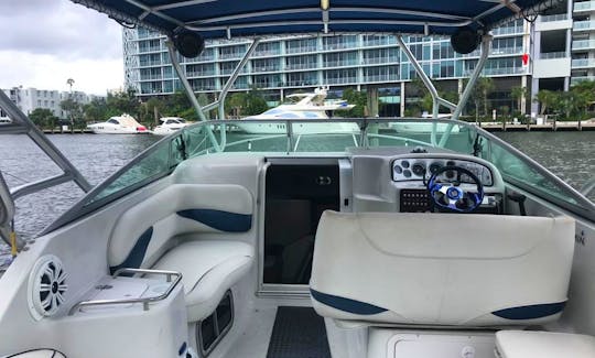 26’ Crowline 242cr Pretty Boat in Miami