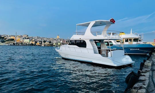 Motor Yacht Rental in İstanbul, Turkey