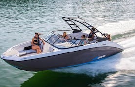 2022 Brand new 25ft Yamaha AR250 Powerboat for rent in NYC!