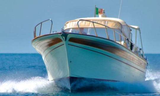 Aprea 32 Motor Yacht Rental in Santa Maria di Leuca, Puglia