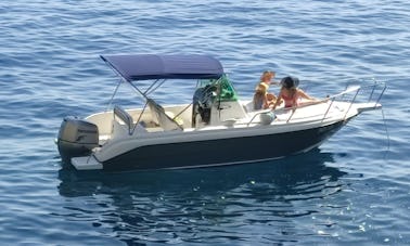 HM 22 Flyer Center Console Rental in Dubrovnik, Croatia