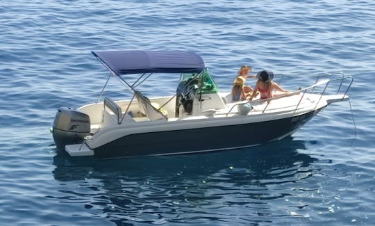 HM 22 Flyer Center Console Rental in Dubrovnik, Croatia