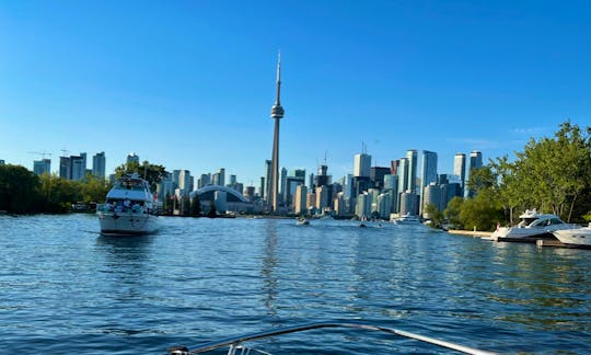 Toronto Yacht Tour for 6 | Modern Boat with Sound System & Captain