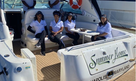 Enjoy our World Class Service aboard Sea Ray 540 Sundancer