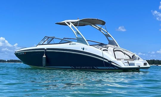 Yamaha 242 Limited S Bowrider Rental in Renton, Washington