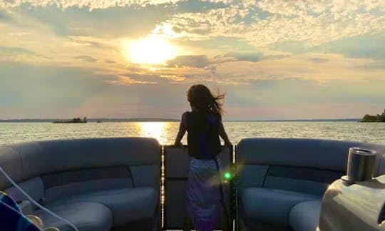 Berkshire Hathaway 21ft Trifecta Luxury Pontoon On Lake Texoma
