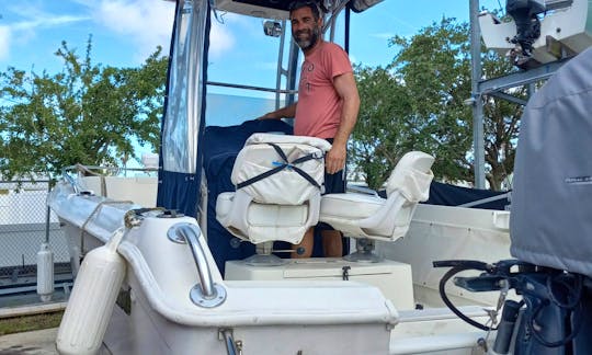 Wahoo Offshore Center Console $100 per hour includes gas and captain!
