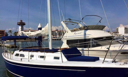 35ft Ericson Puerto Vallarta Sailing Charter for up to 8 people