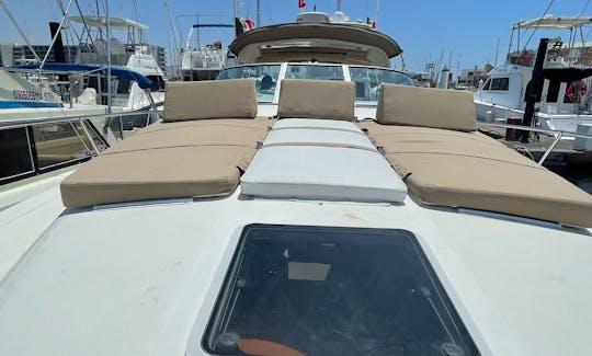 34ft Brown Sea Ray Sundancer Motor Yacht Rental in Cabo San Lucas