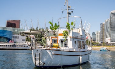 Boho Yachtini de luxo de 30 pés em Vancouver com fogueira