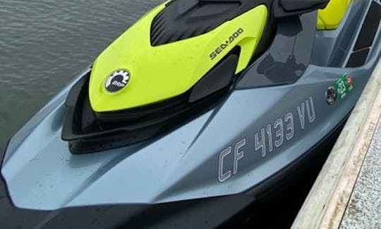 Nous en valons plus : profitez de locations de jet ski de qualité supérieure à Laguna Beach, en Californie !