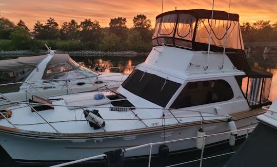 Classic Motor Yacht Available In Toronto, Canada