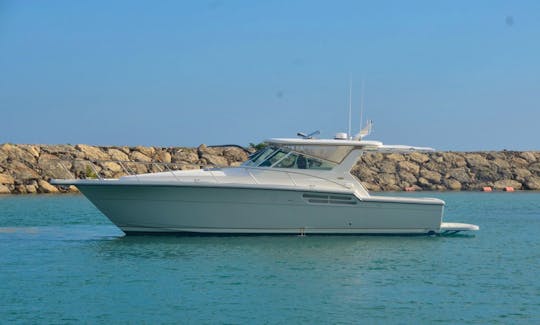 Tiara 42 Motor Yacht For Rent In Casa De Campo La Romana