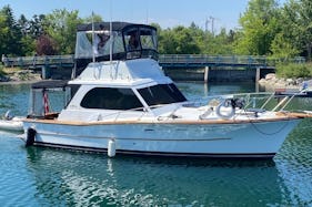 Classic Motor Yacht Available In Toronto, Canada