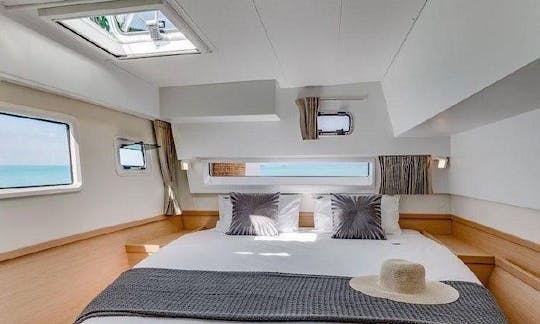 Lagoon 42’ 2019 for sleep-aboard island hop in Playa de Carmen.