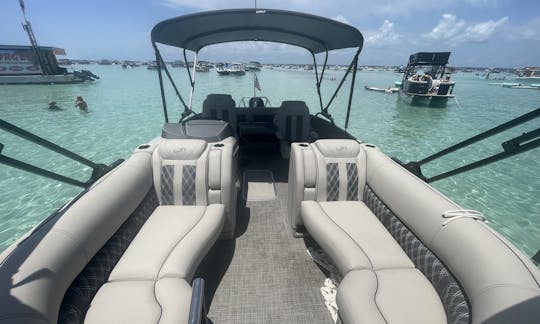 Catch some SUN! FAST luxury Tritoon! 13 person, free amenities! 