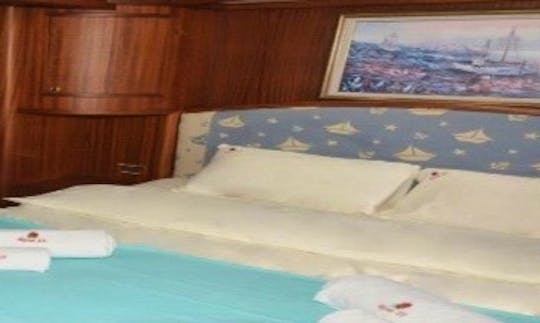 83ft Canados Motor Yacht for rent in Manisa