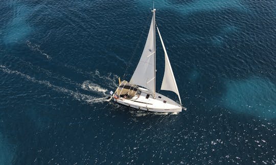 Sun Odyssey 410 Sailing Yacht Charter in Alimos, Greece