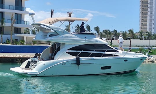 45ft Luxury Meridian Motor Yacht in Cancún, Quintana Roo