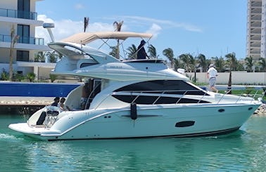 45ft Luxury Meridian Motor Yacht in Cancún, Quintana Roo