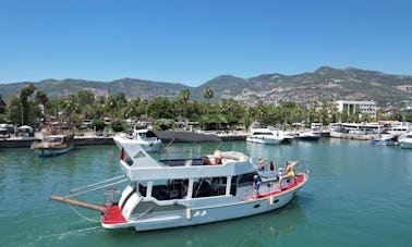 Location de yacht à moteur à Alanya, Turquie pour 32 personnes !