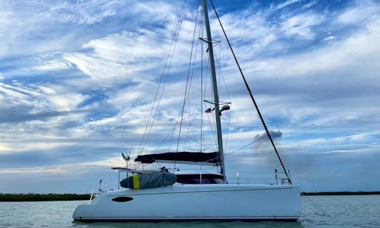 10 Hours on the Sailing Catamaran 44ft Fountaine Pajot in Naples and Marco Island