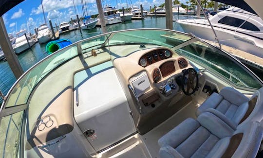35ft SeaRay Motor Yacht in Miami Beach, Florida
