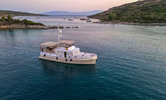 Trawler 59 Yacht for rent in Muğla