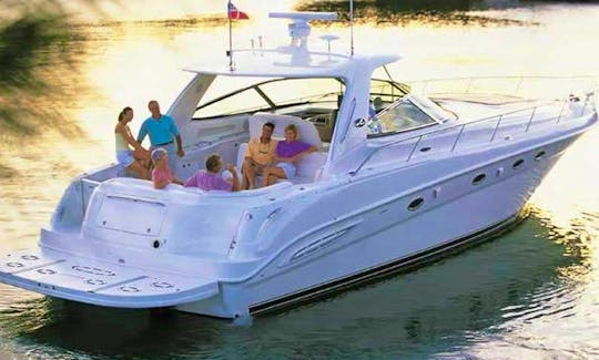 Sundancer Motor Yacht Rental in Miami, Florida