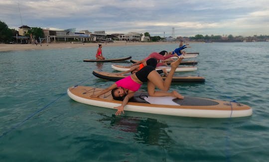 Stand Up Paddle Yoga in Bali