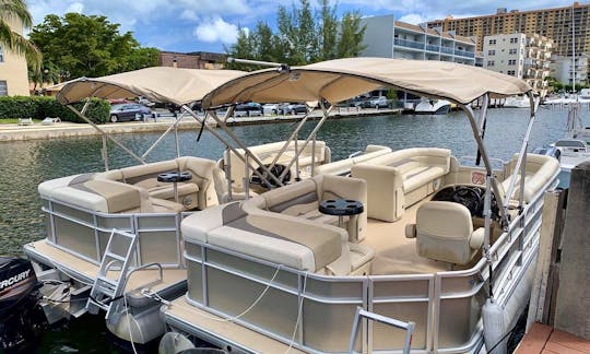 💥Pontoon and Yacht Rentals! 🚨Ask about getting a FREE hour!🚨