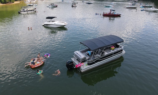 Ultimate Guide to Buying a Pontoon - GetMyBoat