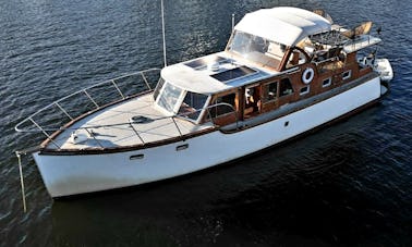 45ft Mahogany Luxury Yacht - Vancouver, British Columbia