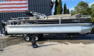 26ft Sun Tracker Pontoon available in Downtown Lake Michigan