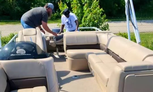 26ft Sun Tracker Pontoon available in Downtown Lake Michigan