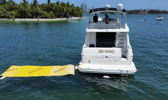 50ft Silverton Yacht in Miami Beach