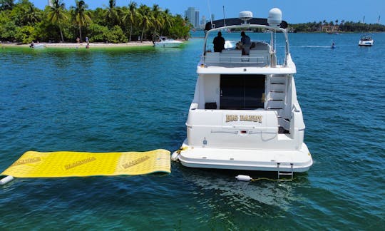 50ft Silverton Yacht in Miami Beach