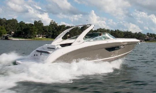 Yacht à moteur Regal de 30 pieds à louer à Varna
