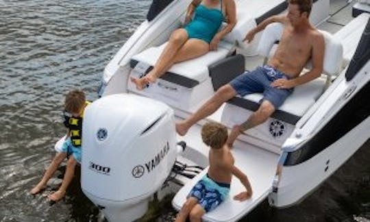 Yacht à moteur Regal de 30 pieds à louer à Varna