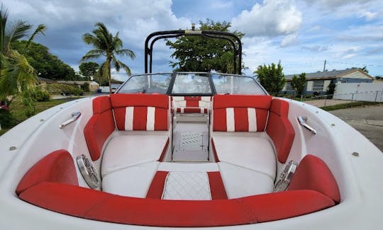 Glastron GT 187 Bowrider Rental in Miami, Florida