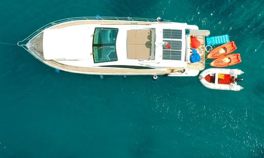 Yate a motor Azimut 43S en Gocek, Turquía