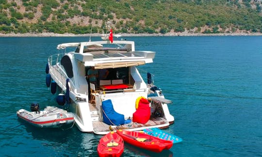 Iate a motor Azimut 43S em Gocek, Turquia