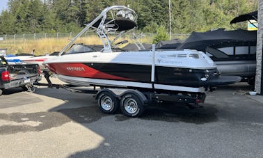 Campion Svfara SV3 Bowrider Rental in Shuswap/Okangan, British Columbia