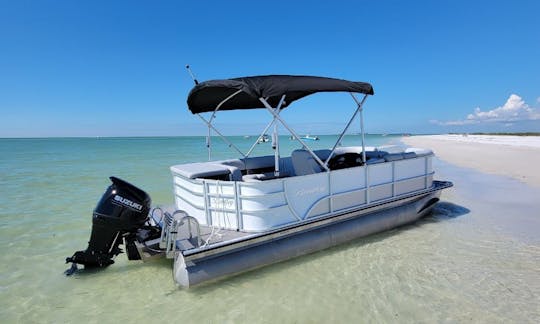 Bentley 200 Pontoon for 12 people in Miami Beach , Florida