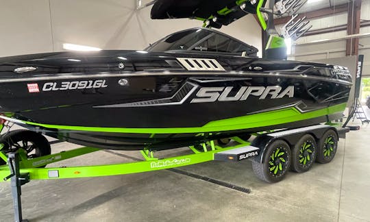2023 Supra SE 550 Wake/Surf Boat Rental in Loveland, Colorado