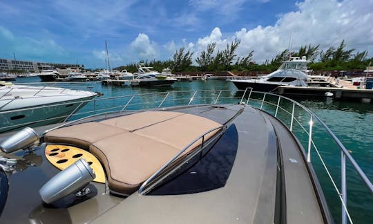 Diseño interior Versace del SUNSEEKER de 68 pies, en Cancún, MÉXICO