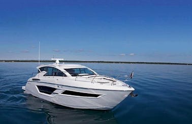Exquisite Yacht Charter: 2021 Cruisers 46 Cantius - Marina Del Rey